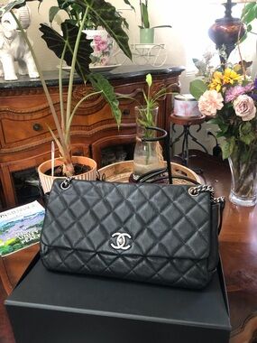 Chanel Lady Pearly Quilted Flap Black Iridescent Caviar